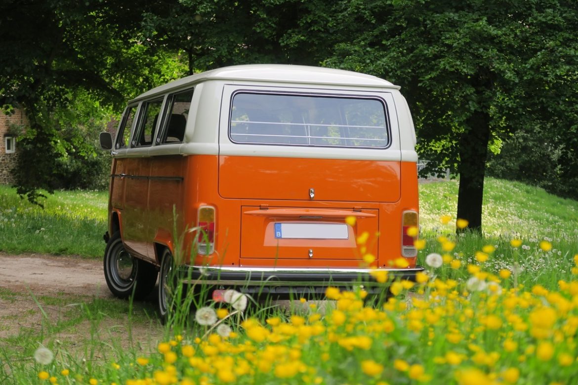 Location mariage VW combi van T1 T2b Bay-window Orange Blanc minibus bus busje splitbus volkswagen kombi-legend louer verhuur huur belgique be